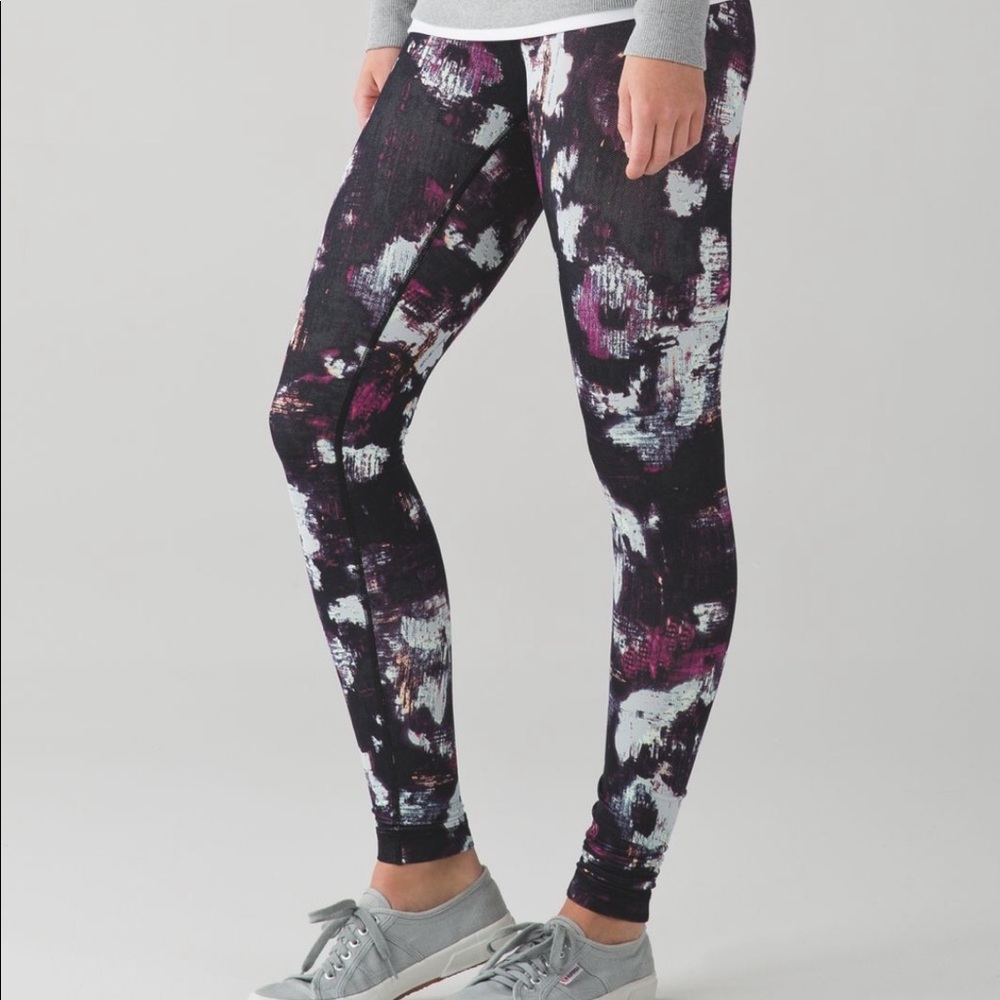 EUC Lululemon Wunder Under Tights 6/8
